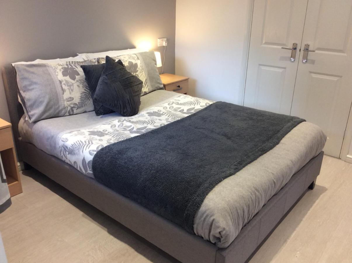Appartement Spacious Ground Floor Studio Flat - Easy Access To Stansted Airport, London And Cambridge à Bishop's Stortford Extérieur photo